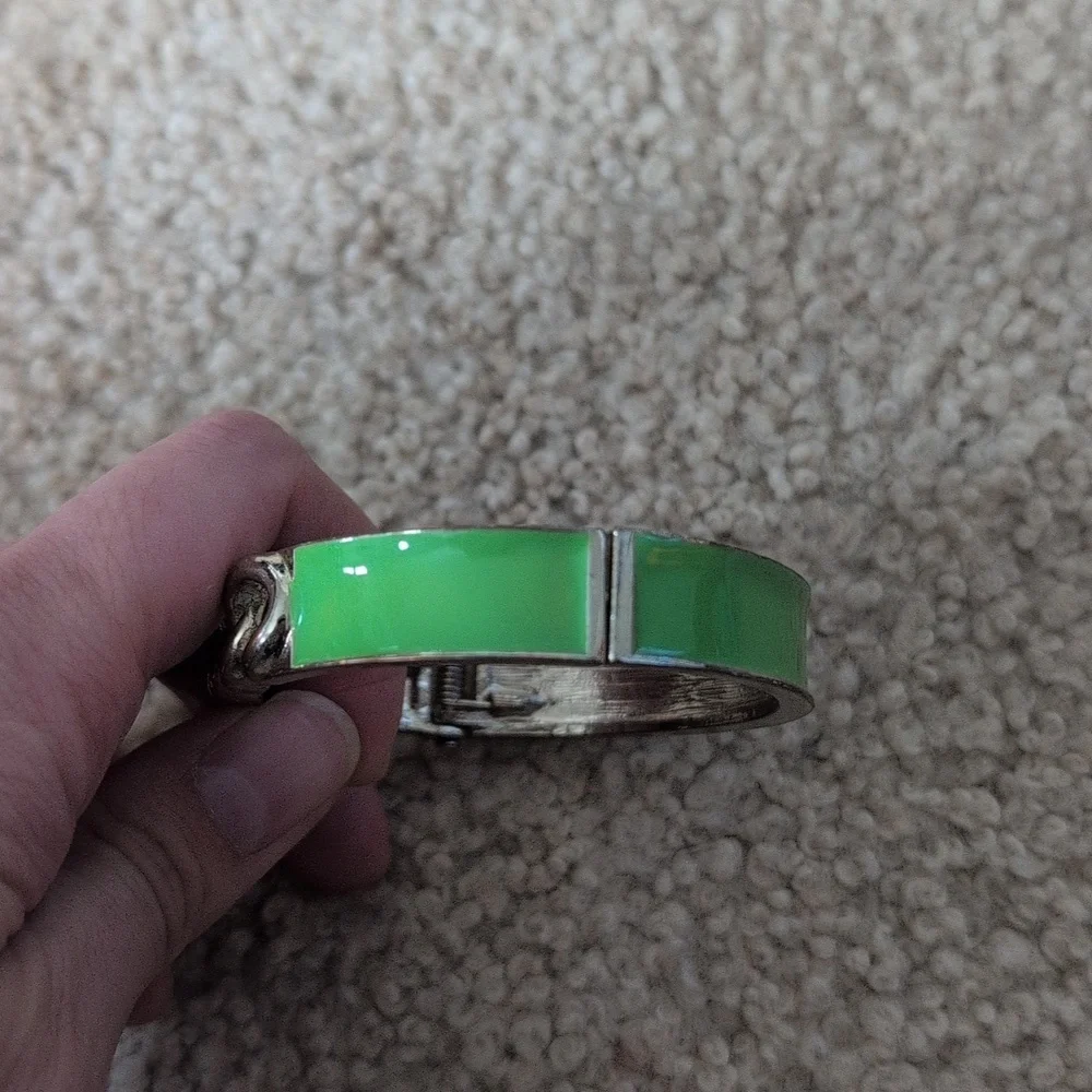 Formash Green Clasp Bracelet